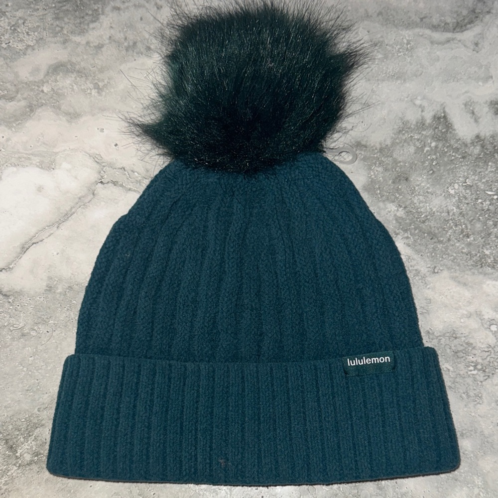 lululemon athletica teal green pom beanie